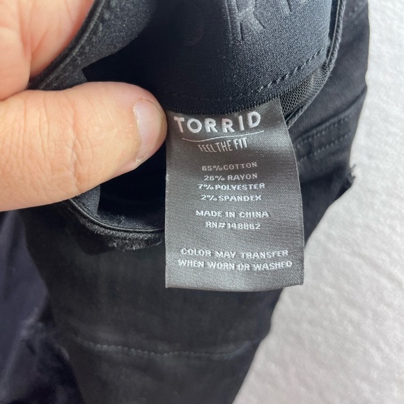 Torrid Distressed Bombshell Skinny Jeans Womens 28W Short Black Denim 2345 - Picture 3 of 9